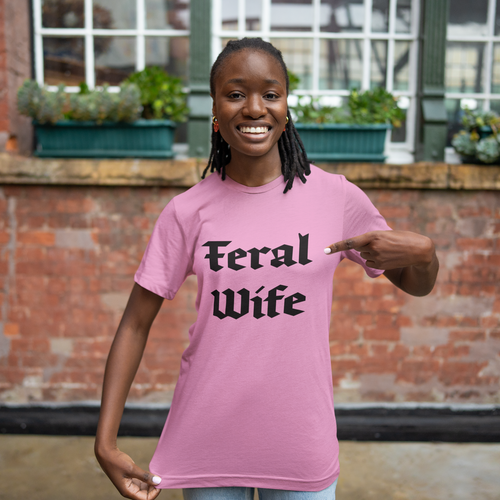 Feral Wife 1 Unisex T-Shirt, Cowgirl Shirt, Aushängeschild Rundhals, lustiges Shirt - Bild 2 von 61