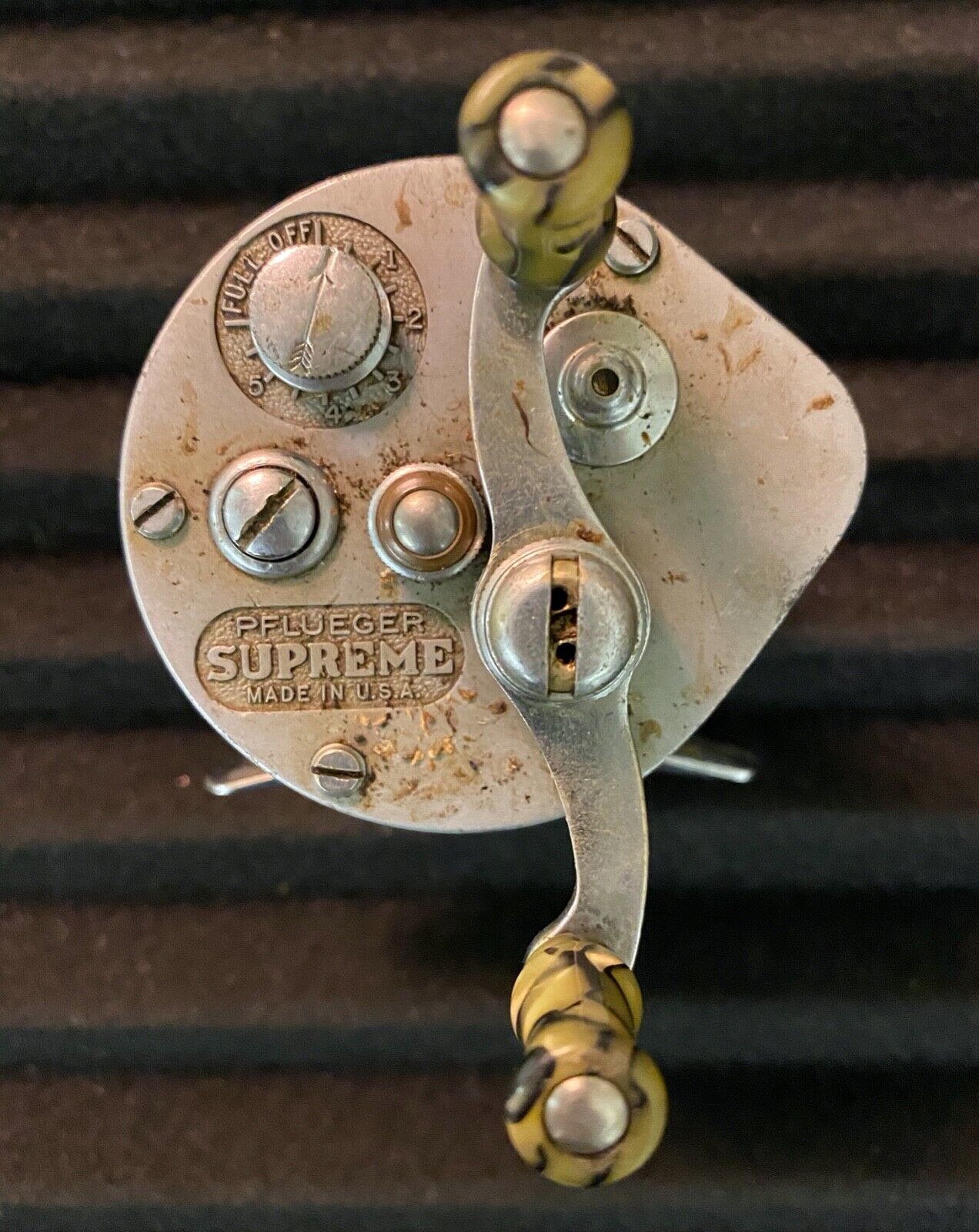 Vintage Pflueger Supreme Fishing Reel