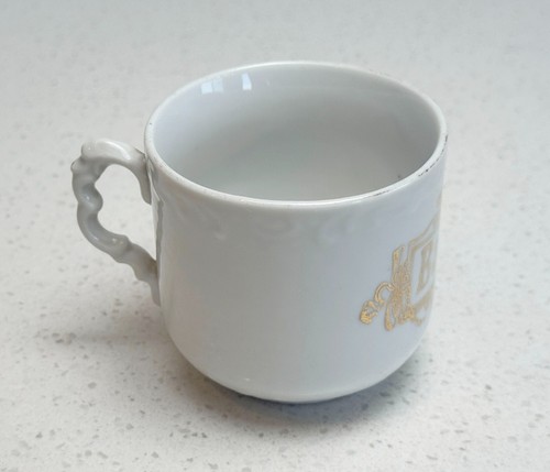 Antique Porcelain Baby Mug with Gold Gilded Script – Germany or Austria – Victor - Picture 3 of 5