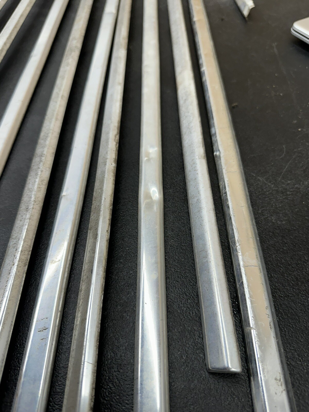 81 82 83 84 85 1981 1990 Dodge Truck Longbed Beltline Molding Trim Partial Kit