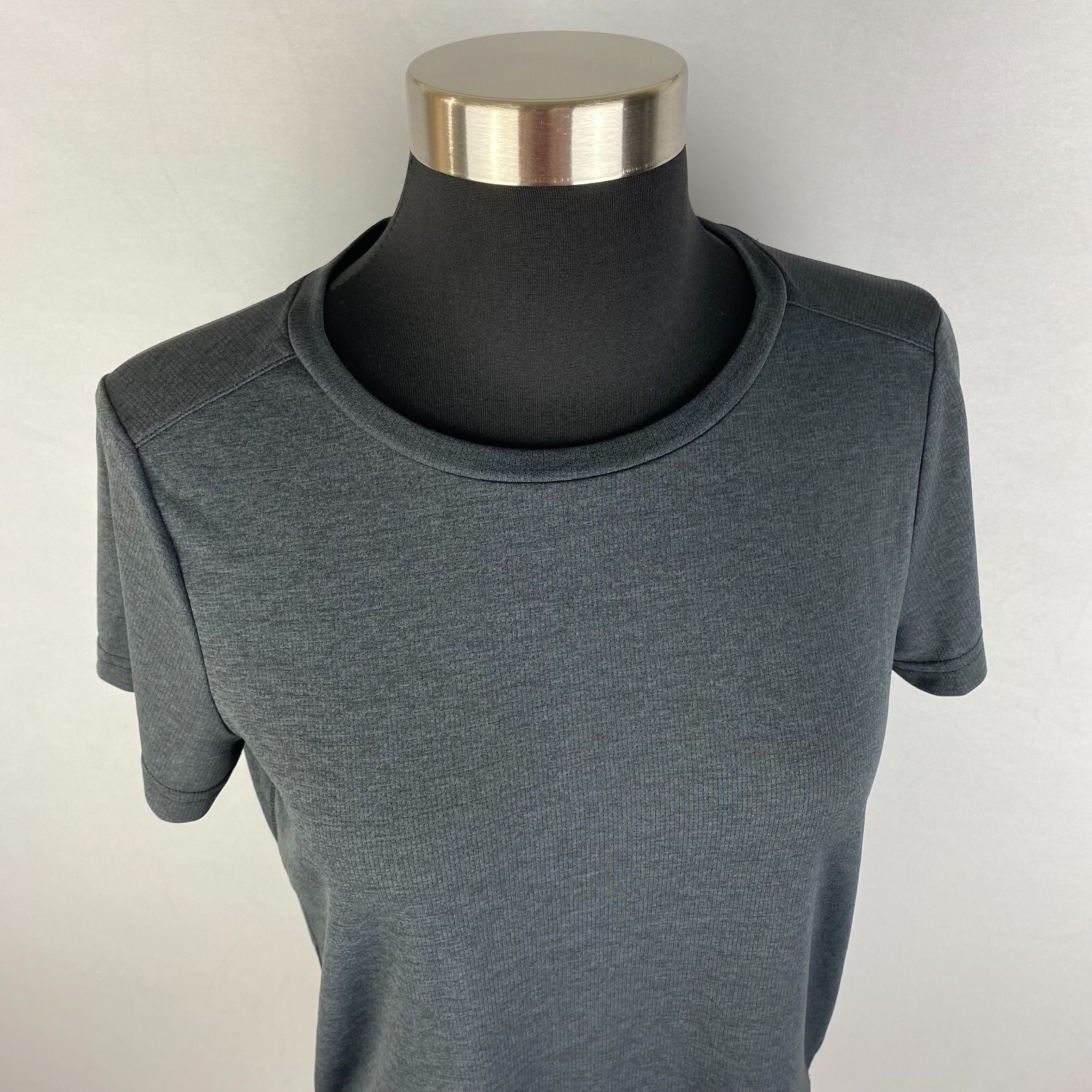 Adidas S Training Climachill Activewear T-Shirt Hi-Lo Slit Sides Sleeve Graphic thumbnail 5