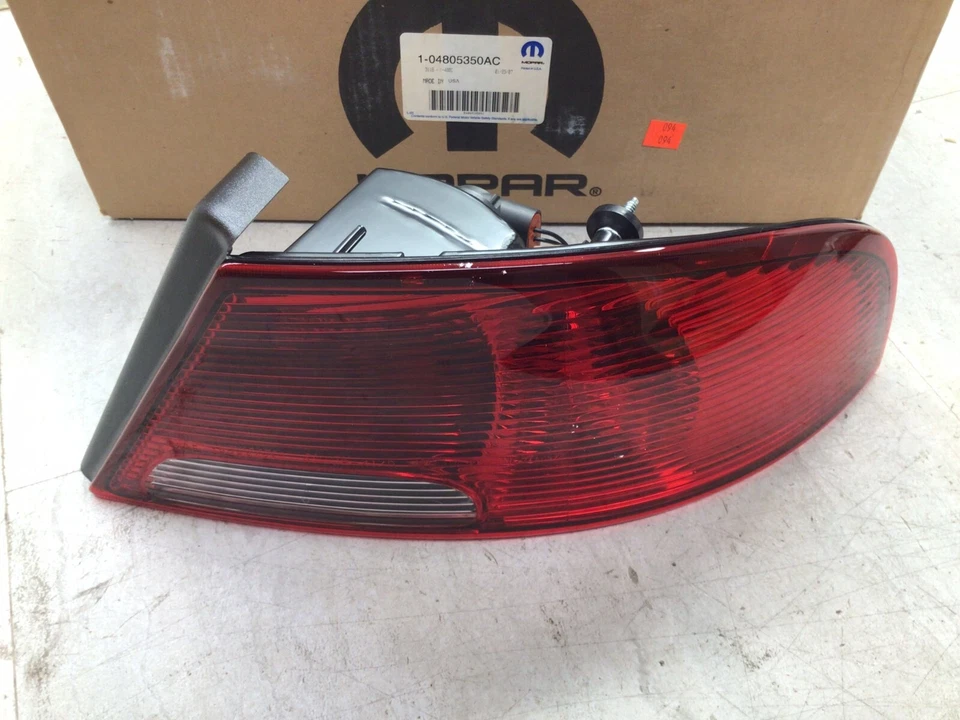 Conjunto de lámpara trasera lateral de pasajero Dodge Stratus 2001-2006 OEM 4805350AC Foto 2 de 4