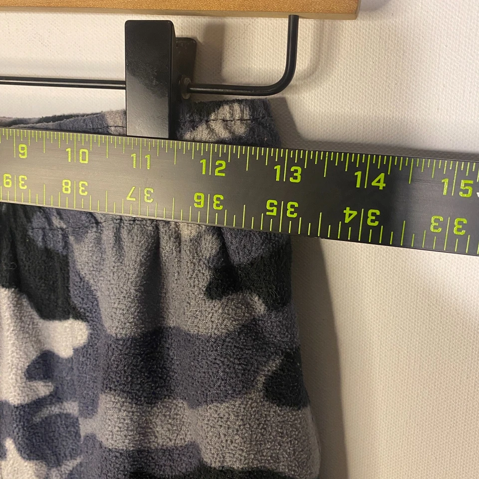 Fruit of the Loom Men's Grey Camouflage Fleece Sleep / Lounge Pants Sz. S 28-30 — 第 2/4 张图片