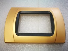 PLACCA CAL 3 FORI COMPATIBILE BTICINO LIVING INTERNATIONAL ORO OPACO MP55