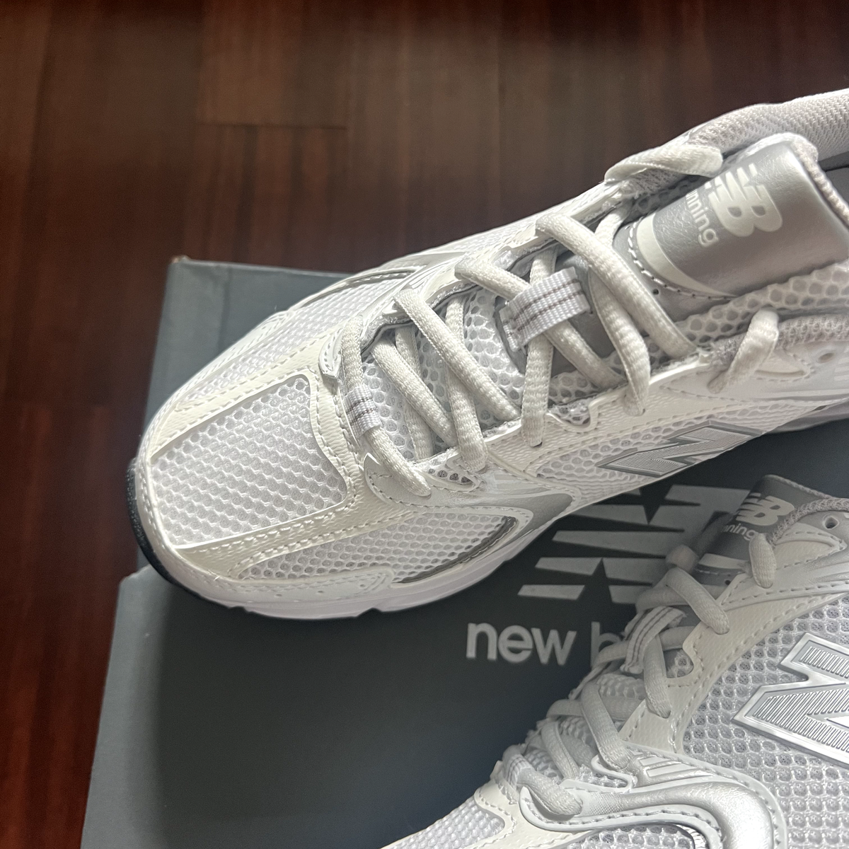 New Balance 530 Mens Womens Sneakers White Metallic Silver