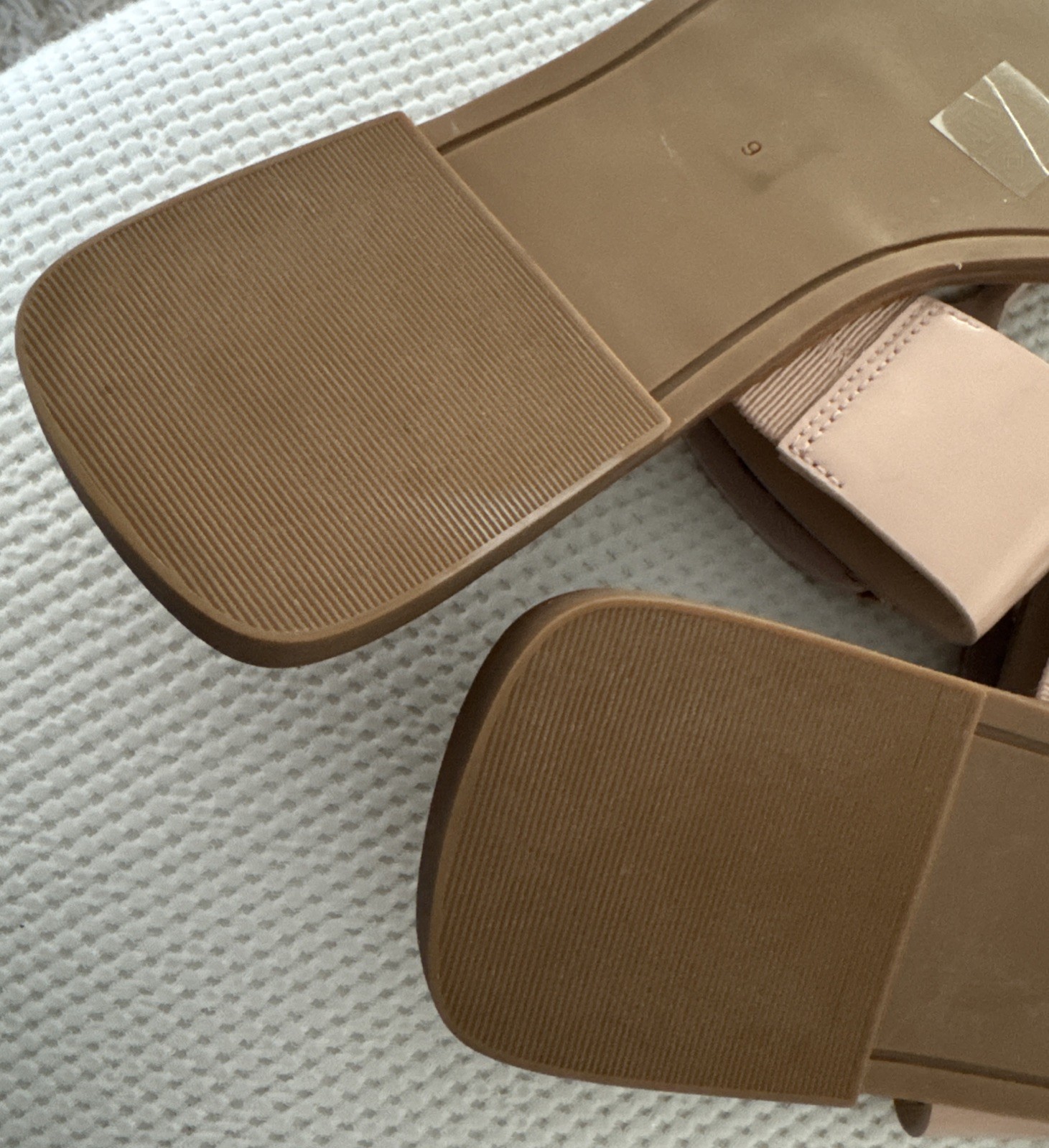 TORY BURCH GEORGIA SANDAL SOFT PATENT SHEEP -SIZE 9 thumbnail 6