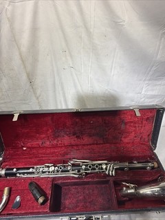 Clarinete Bundy (Resonite) Eb Alto. (serie#: 8628)
