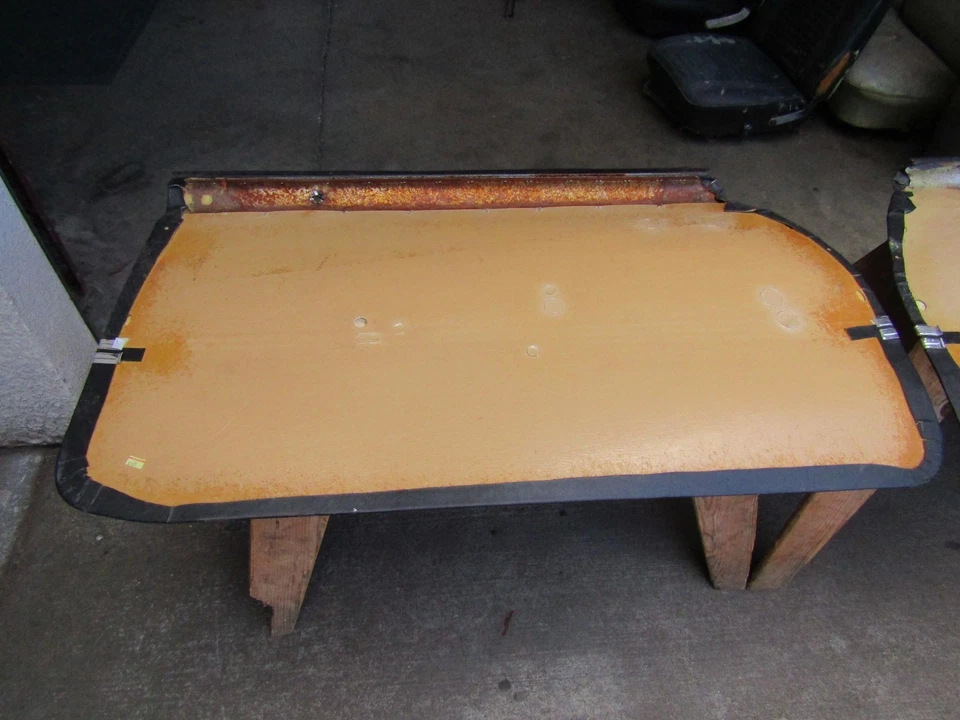 Oldsmobile Cutlass Holiday "S" 1969 par de paneles de puerta delantera premontados negros Foto 4 de 4