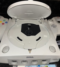 Sega Dreamcast Console Bundle-4 Controllers VMU Controller Pack, PenPen Game