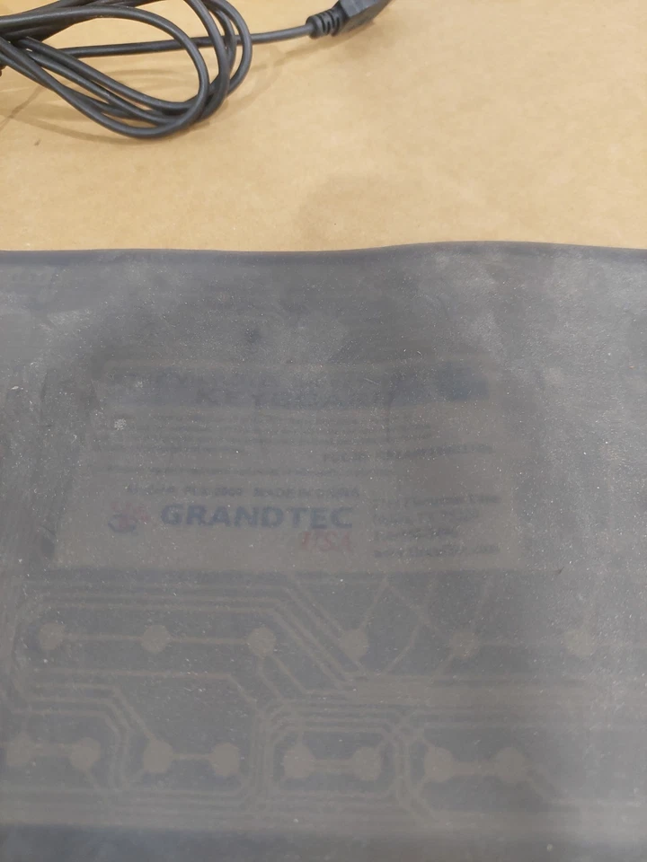 GrandTec FLX-2000 USB Virtually Indestructible Silicone Flexible Keyboard - Image 3 of 3