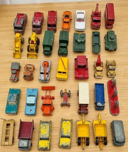 COLLECTION OF 35 EARLY VINTAGE MATCHBOX LESNEY DIECAST VEHICLES, CARS,TRUCKS etc