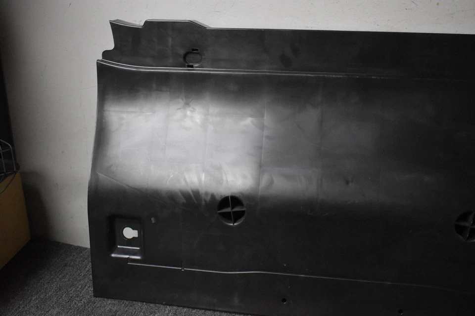 Mercedes Benz E63 AMG S 4MATIC 2018-2020 cubierta de piso OEM de fábrica Foto 2 de 4