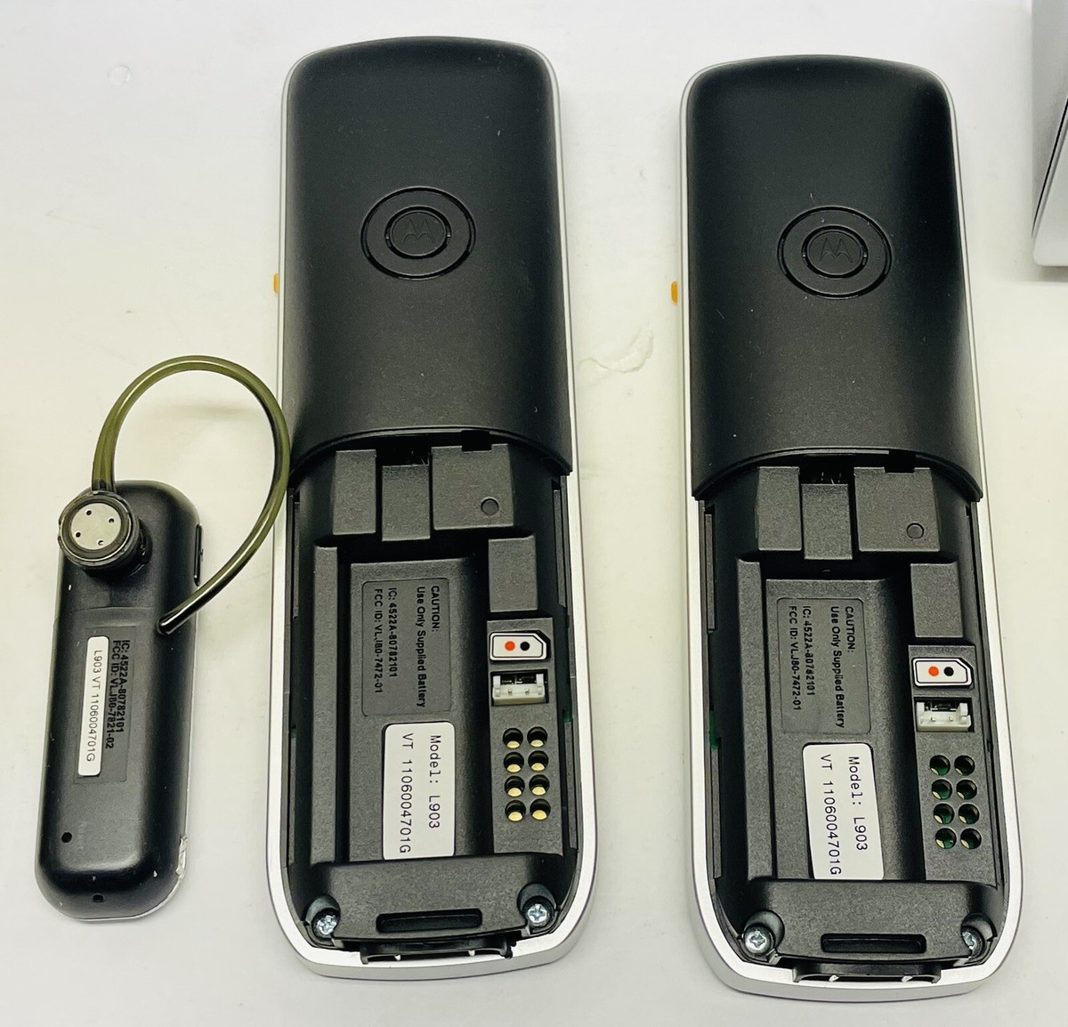 Motorola DECT 6.0 L903 Phone Set And Dock Wireless 2 Handsets