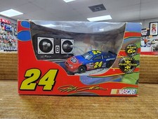 2006 Front Runners Jeff Gordon 24 Du Pont Remote Control Car 2006 Front Runners Jeff Gordon 24 Du Pont Remote Control Car