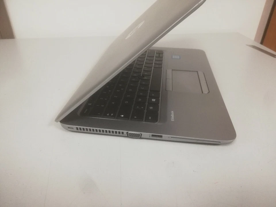 HP EliteBook 820 G3 · i3-6100 · 8GB · 128GB, photo 4 sur 5