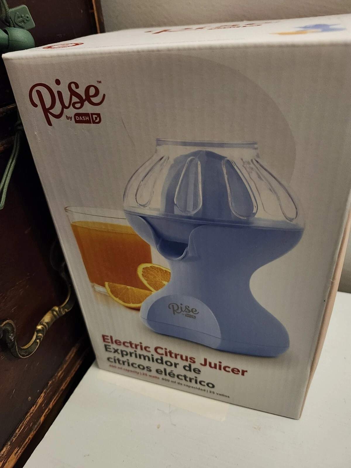 Rise by Dash Blue Plastic 10 oz Citrus Juicer