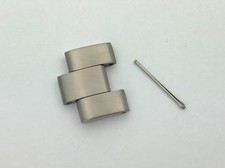 Men’s Seiko Titanium Caseback 8F32-0049 or 8F32-004A Link 18mm