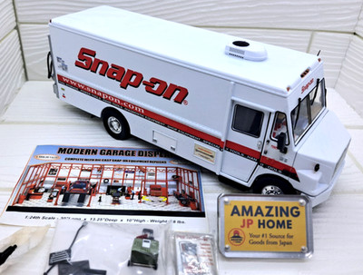 Snap-on Diecast Mini Car Mechanic Figure Rare 1:32 Mechanic Tool