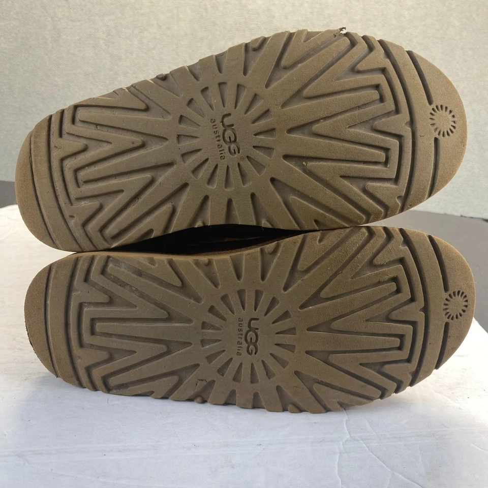 Botas altas UGG Bailey Button Triplet II gamuza castaño para mujer talla 5 1962Y Foto 3 de 4