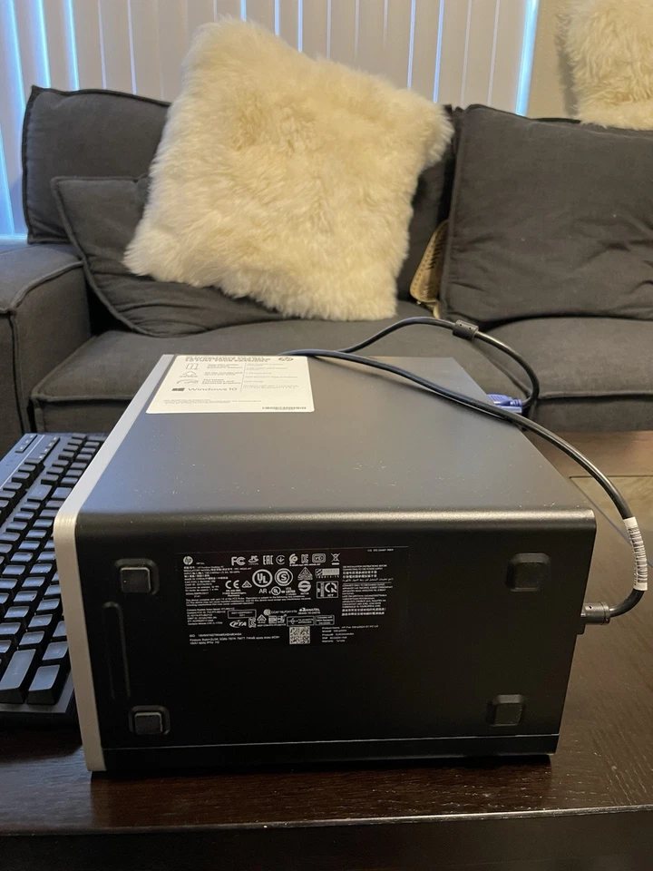 HP Pavilion (1TB SSD, AMD Ryzen 3, 4.00 GHz, 8GB) Tower Desktop Black, Monitor - Image 2 of 4