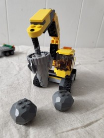 4203 LEGO City: Excavator Transport. (99% Complete). Bagged. Used Box & Manuals