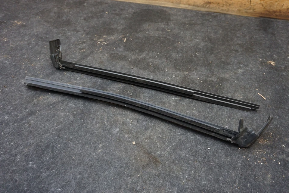 前左右门窗通道密封 51337279735 51337279736 宝马 M4 15-20 — 第 2/4 张图片