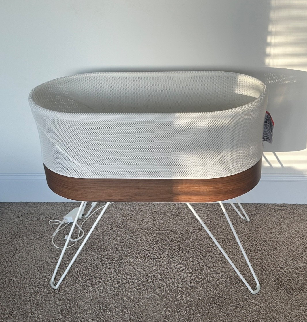 Happiest Baby Snoo Smart Sleeper Bassinet - Includes Sleep Sacks & Crib Sheets