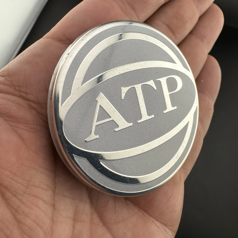 RUEDAS ATP PERFORMANCE Tapa central Cubierta de cubo de rueda Buenos clips 2 1/4 pulgadas de diámetro Foto 4 de 4