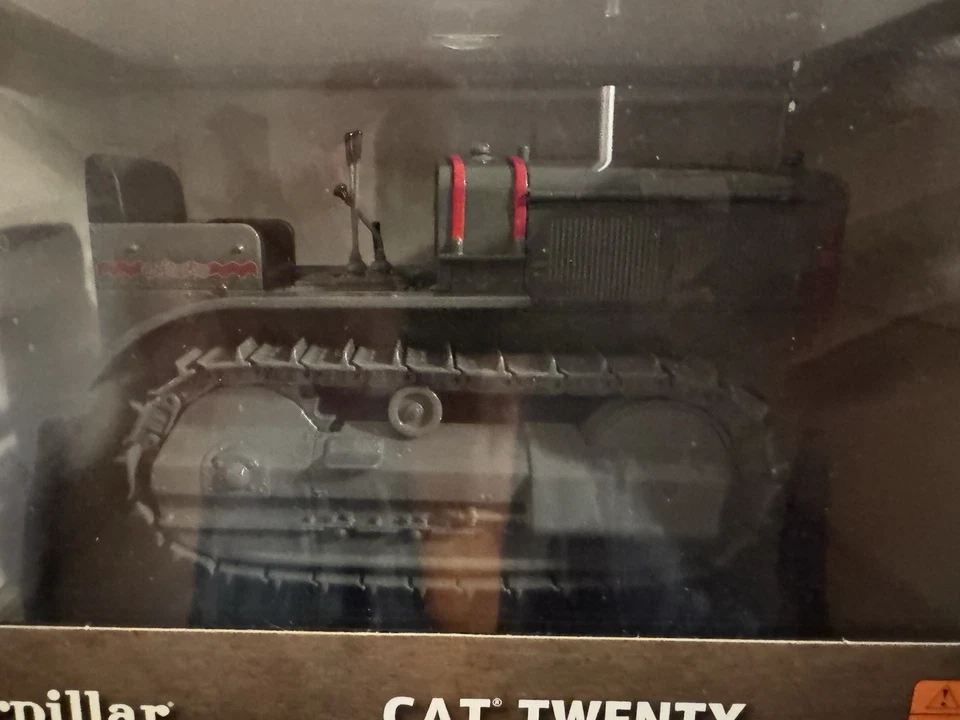 Norscot 1:16 scale Caterpillar CAT TWENTY Track-Type Tractor w/Box - Image 2 of 4