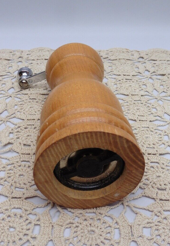 Olde Thompson Natural Wood Salt and Pepper Grinder Mill Shaker Set Vintage USA - Picture 5 of 8