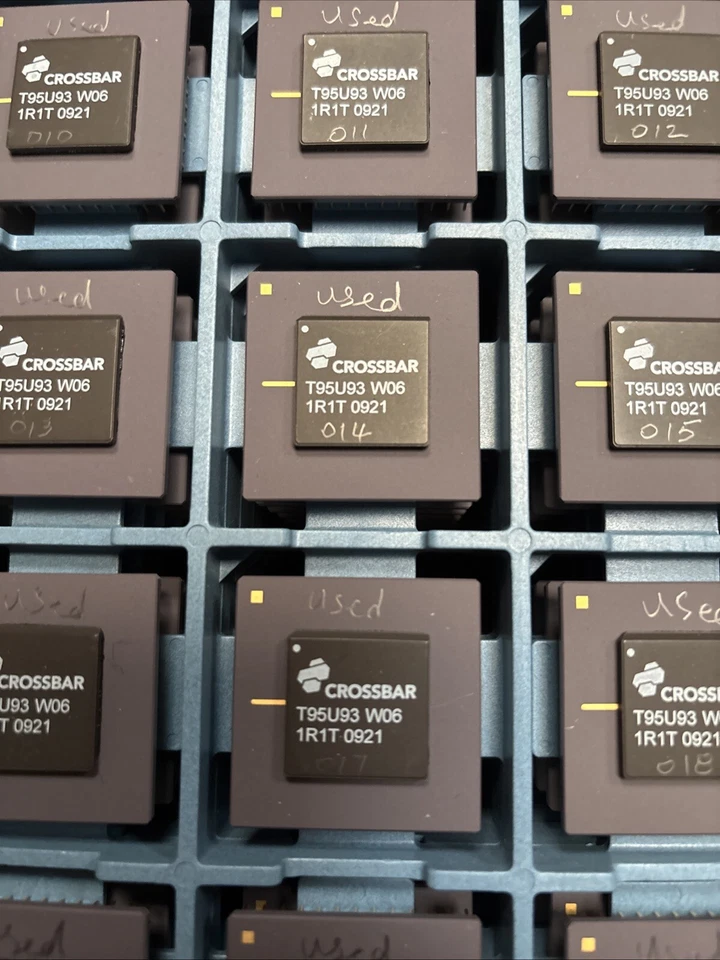 (147) Ceramic Scrap Gold Intel Pentium Pro Like CPU/Processor Gold Recovery 10g - Image 2 of 3