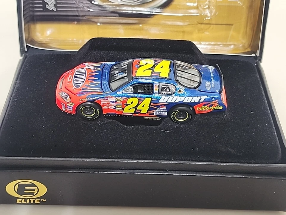 Jeff Gordon #24 Action Elite 1/64 Scale 1 Of 432 2006 - Image 2 of 4