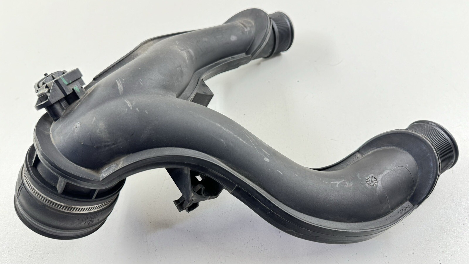 14-23 MASERATI GHIBLI FRONT ENGINE AIR INTAKE SLEEVE INLET DUCT TUBE PIPE OEM