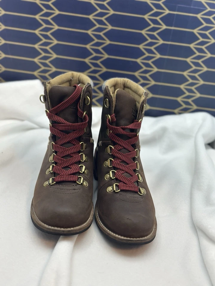 Bota de Senderismo Gorpcore Kodiak Para Mujer Encaje Rojo Talla 5 -Cuero -Impermeable -Estelar Foto 4 de 4