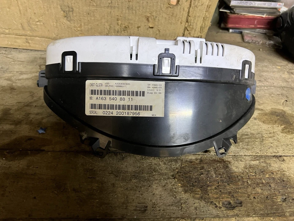 2002-2005 Mercedes Benz ML320/ML350 Instrument GAUGE Cluster Unit 191,453 Miles - Image 4 of 4