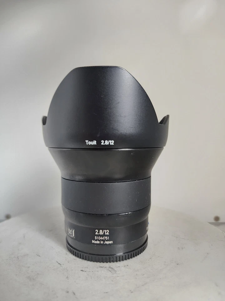 Zeiss 12mm f2.8 Touit Distagon T * Lente Sony E-Mount - Imagen 2 de 4