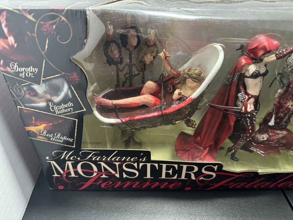 Femme Fatales 3 Figure Box Set Hood Bathory Dorothy