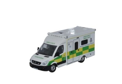 OXFORD COMMERCIALS MERCEDES-BENZ SCOTTISH AMBULANCE SERVICE 76MA004