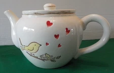 Harry & David Ceramic Tea Pot Yellow Bird & Red Hearts