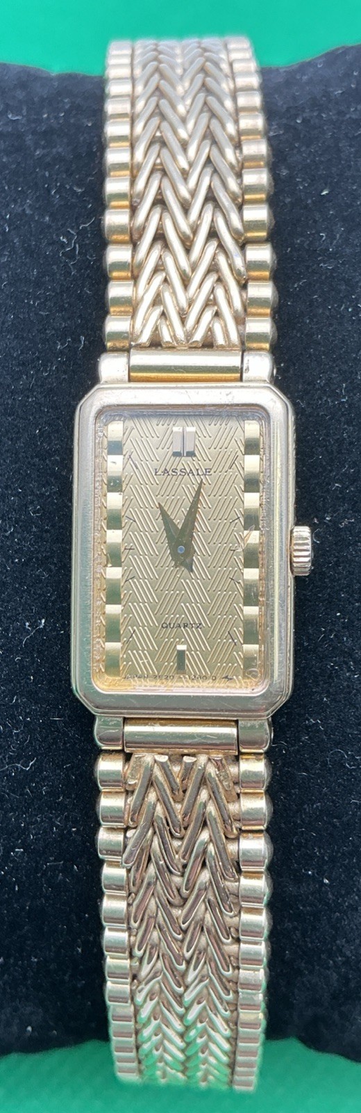 2E20-6049 Seiko Quartz Gold RO Lassale Watch Battery New Tank - VintageWatches.PK 2E20-6049 Seiko Quartz Gold RO Lassale Watch Battery New Tank - vintagewatches.pk