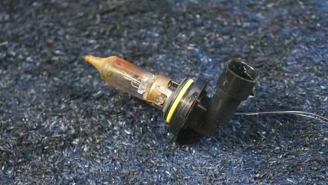 2005 HONDA ACCORD LX OEM HALOGEN HEADLIGHT BULB HB412V51W eBay