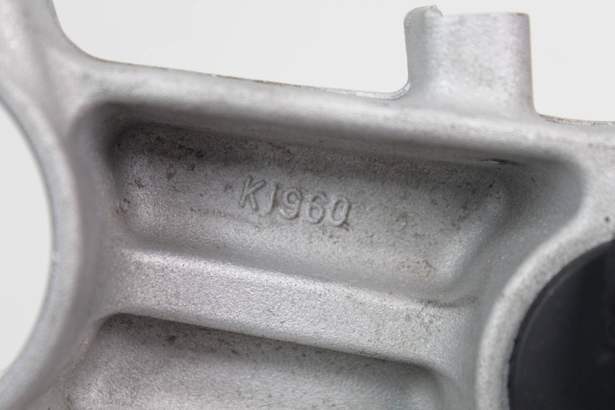 Kawasaki ZX6R ZX6 R 13-16 Lower Triple Tree Yoke Clamp Shaft