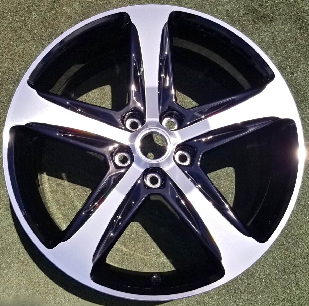 NEW Factory Chevrolet Equinox Wheel 19 inch OEM 23413297 23348954
