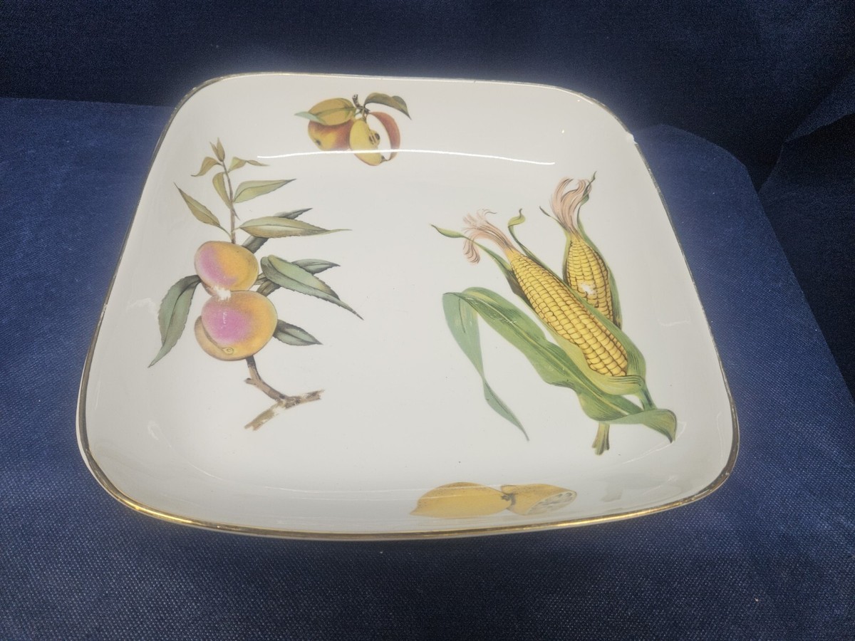 Vintage 1961 Royal Worcester England Porcl. 