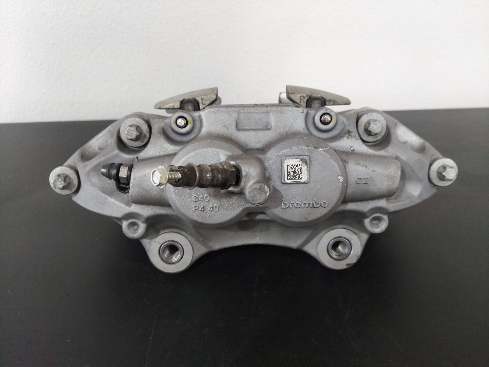 OEM BMW LH Front Brake Caliper - 4 piston Brembo for 340mm rotors 