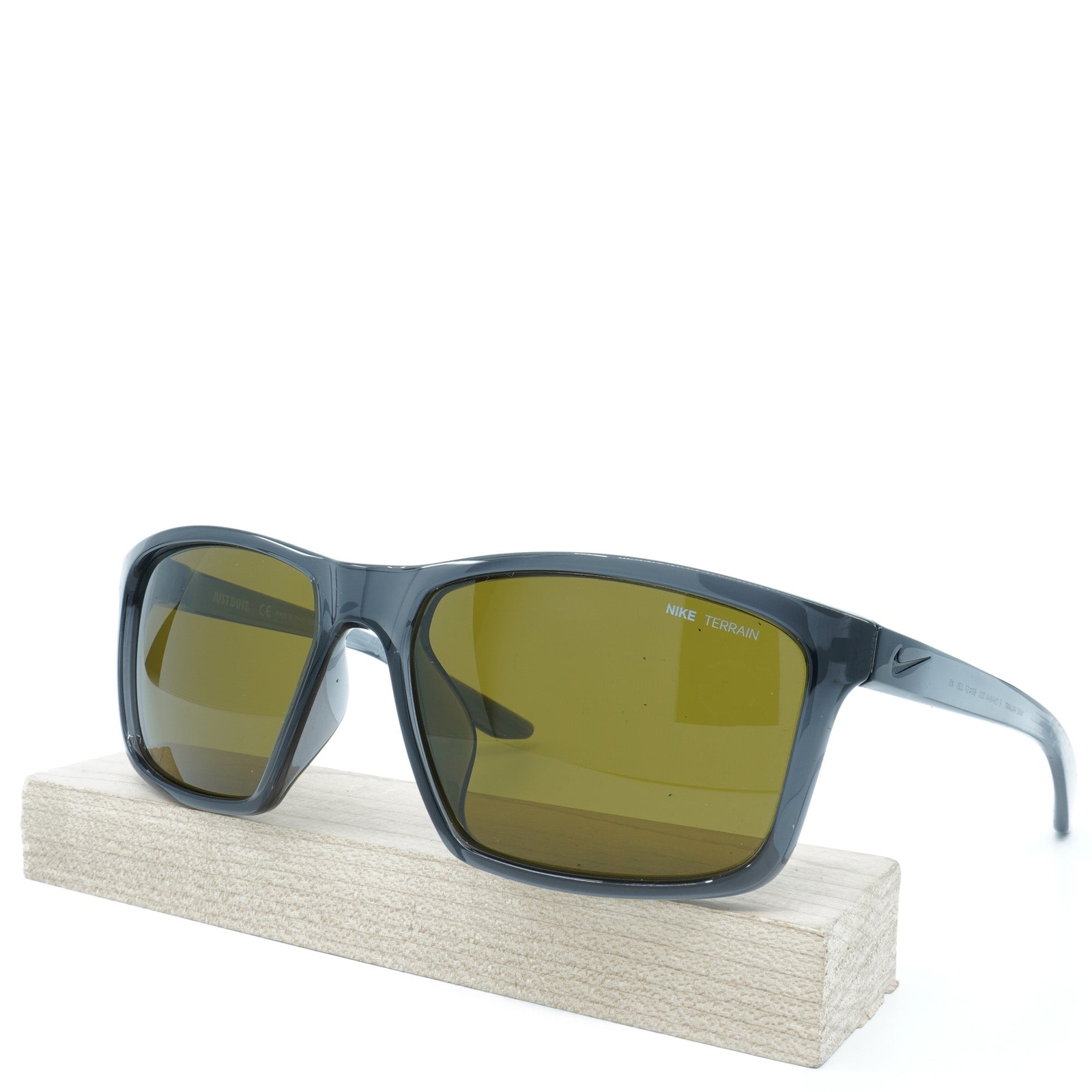 [CW4644-021] Мужские солнцезащитные очки Nike VALIANT E