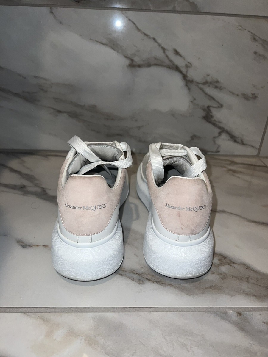 シューズ・サンダルその他 Alexander McQueen Oversized sneakers in white/patchouli Alexander McQUEEN Women's Oversized Sneaker in White