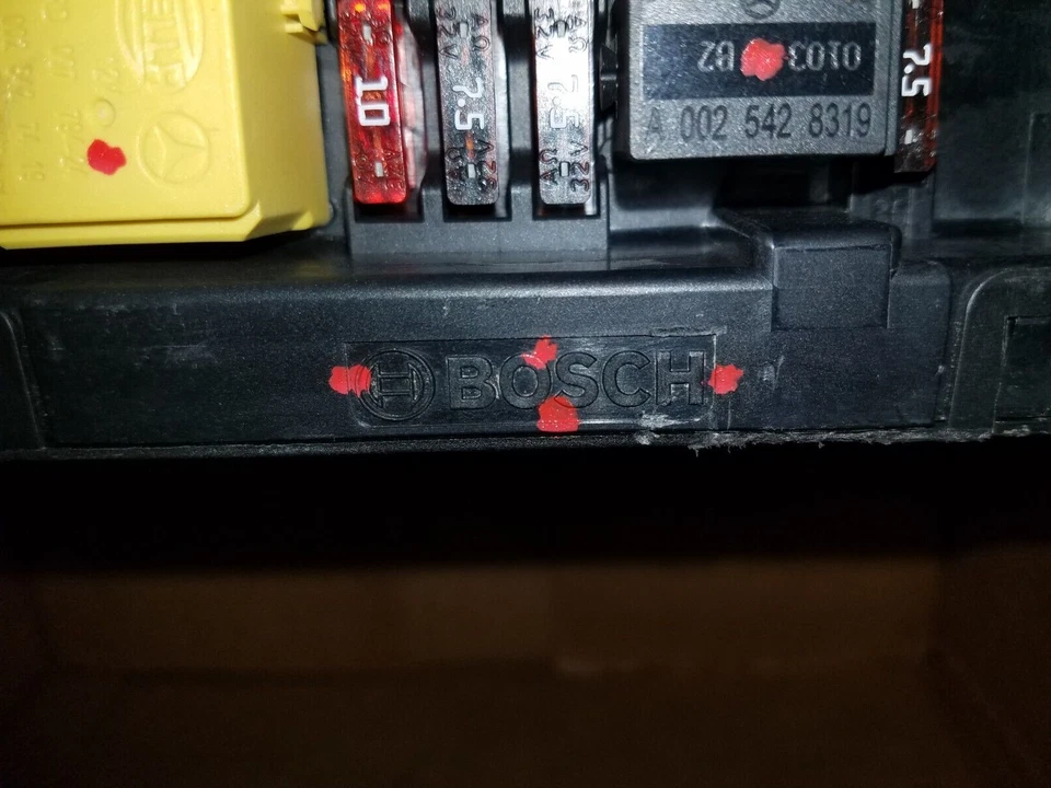 2010 至 2016 MERCEDES BENZ C300 C350 E350 SLK350 前山姆保险丝继电器盒模块 — 第 2/4 张图片