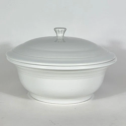 2 Qt Round Covered Casserole Fiesta White (Intro 1986)