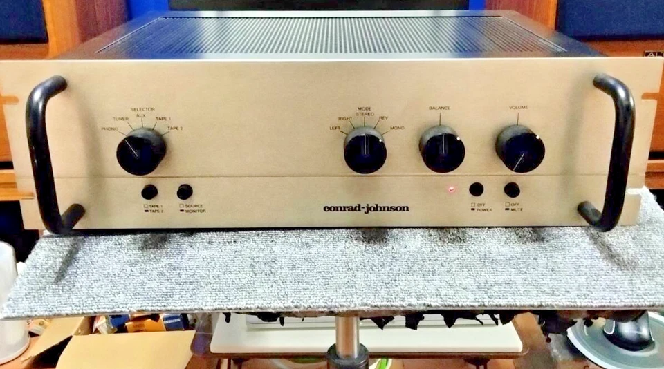 Pré-amplificador Conrad-Johnson Premiere dois tubos de vácuo testado funcionando - Imagem 2 de 4